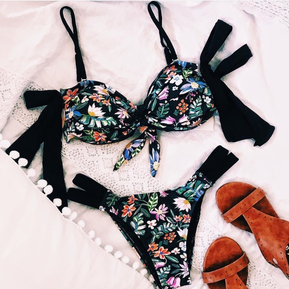 Floral Print Bikini + Tie Sleeve - Picture 7 of 8